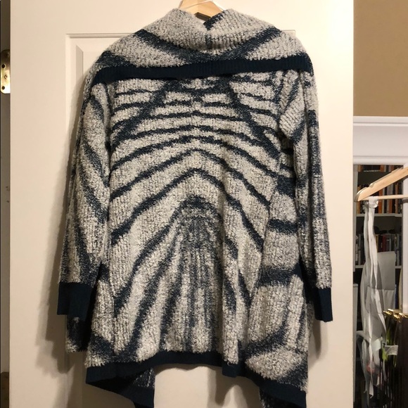 Small Petite Flying/Jealous Tomato Green/White Cardigan Sweater - Picture 5 of 7